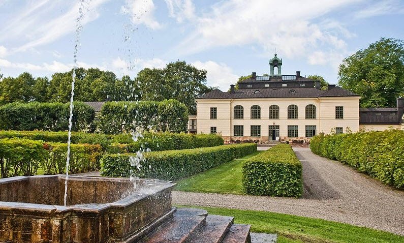 Vibyholms Slott, Sweden